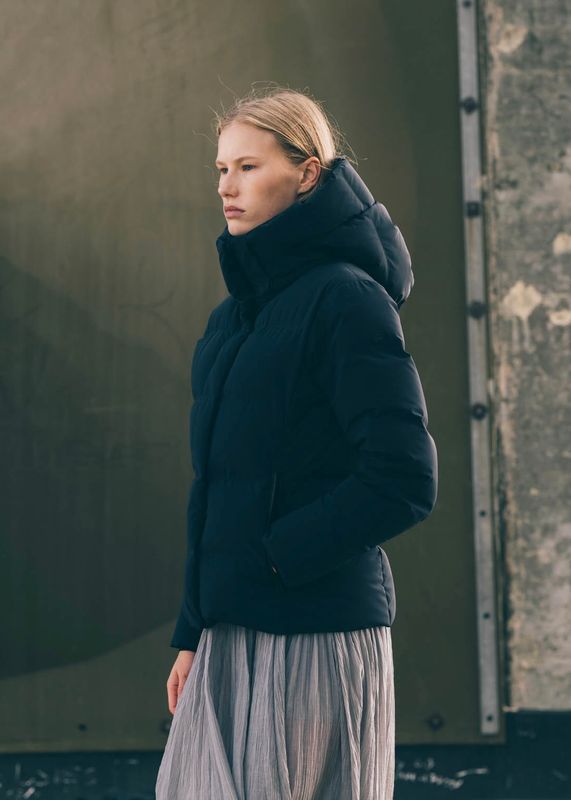 SCANDINAVIAN EDITION - W Echo Apex Dunjakke Navy