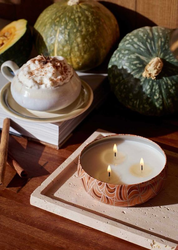 VOLUSPA - Spiced Pumpkin Latte 3 wick Tin Duftlys